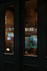 Pubkultur i Storbritannien — guide för svenska resenärer